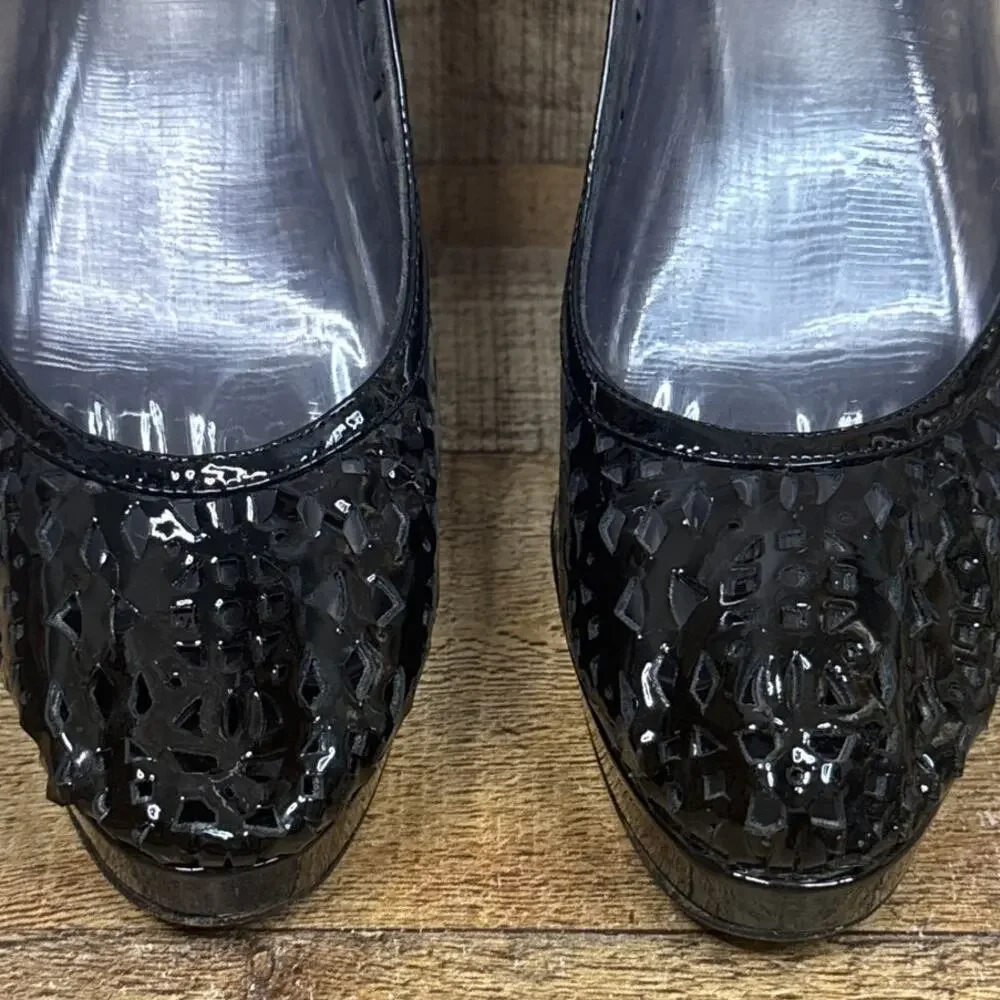 Stuart Weitzman Black Patent Leather Laser Cut Perforated Stiletto Heels SZ 9